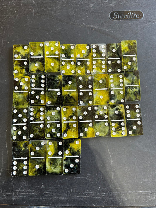 Epoxy dominos