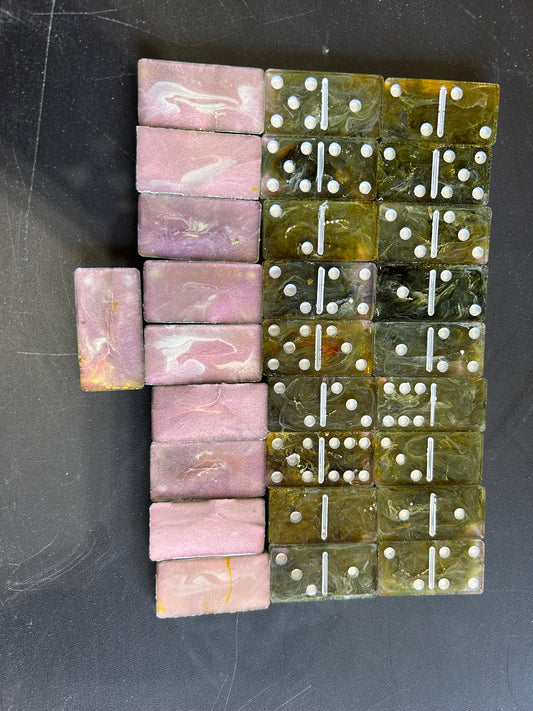 Epoxy dominos